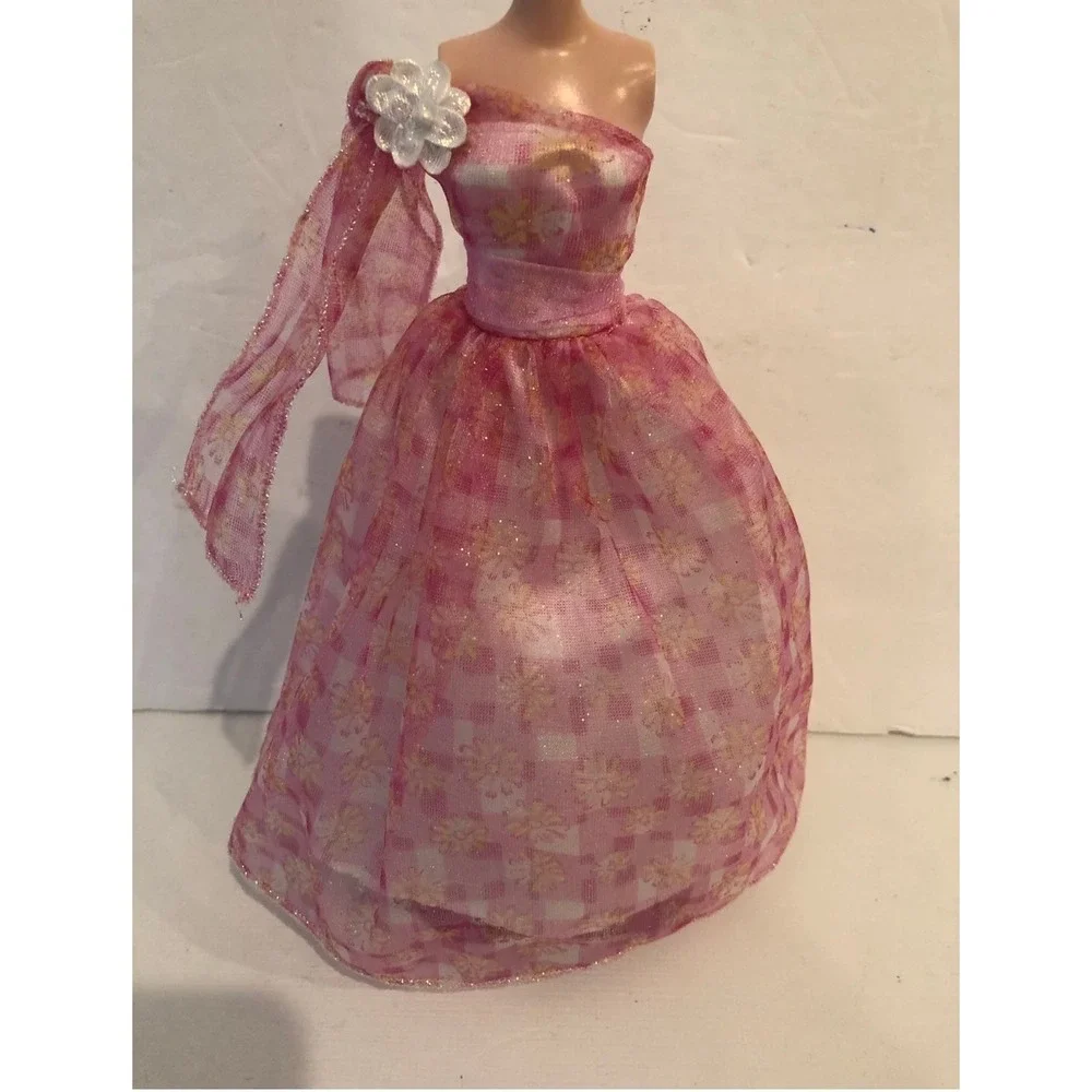 Vintage Barbie FASHION AVENUE 2002 Pink checkered sparkle dress Prom‎